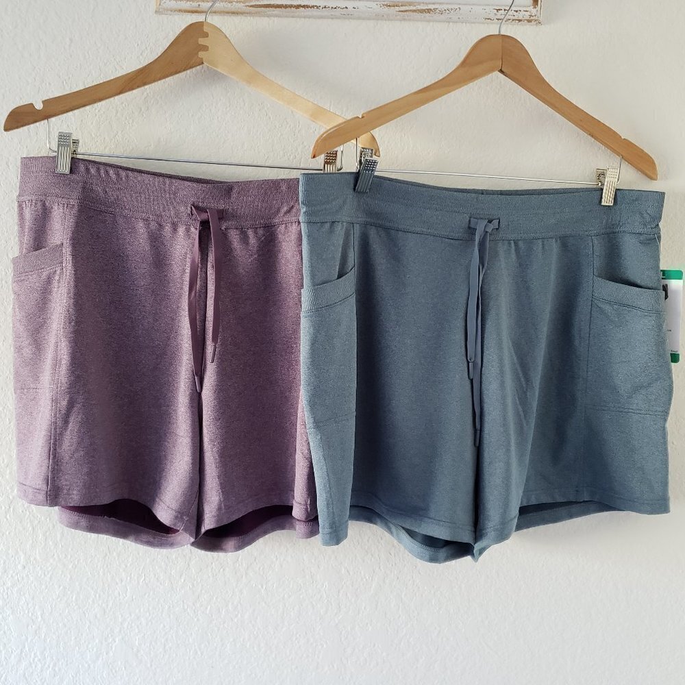 NWT - 32 Degrees (set of 2) Ladies' Side Pocket Short - Size XL - Picture 1 of 2